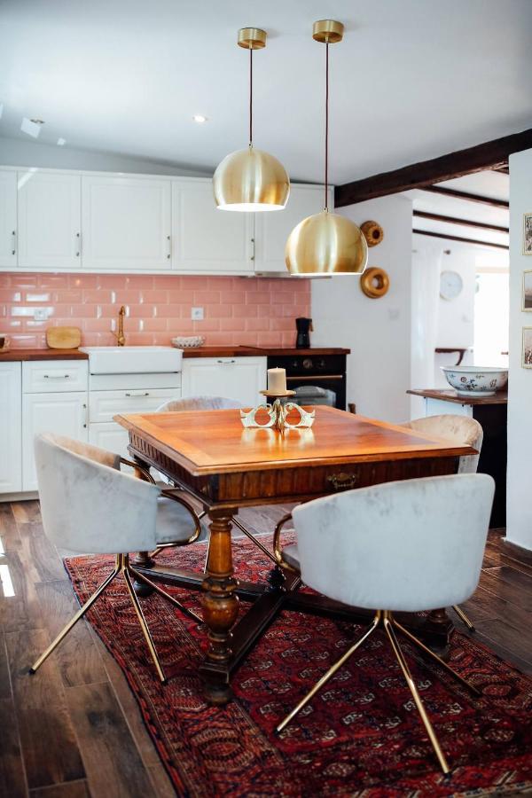 Apartment Aussee- Atelier Salzherrenhof- Kueche, Wlan, Netflix บาดเอาส์ซี ภายนอก รูปภาพ